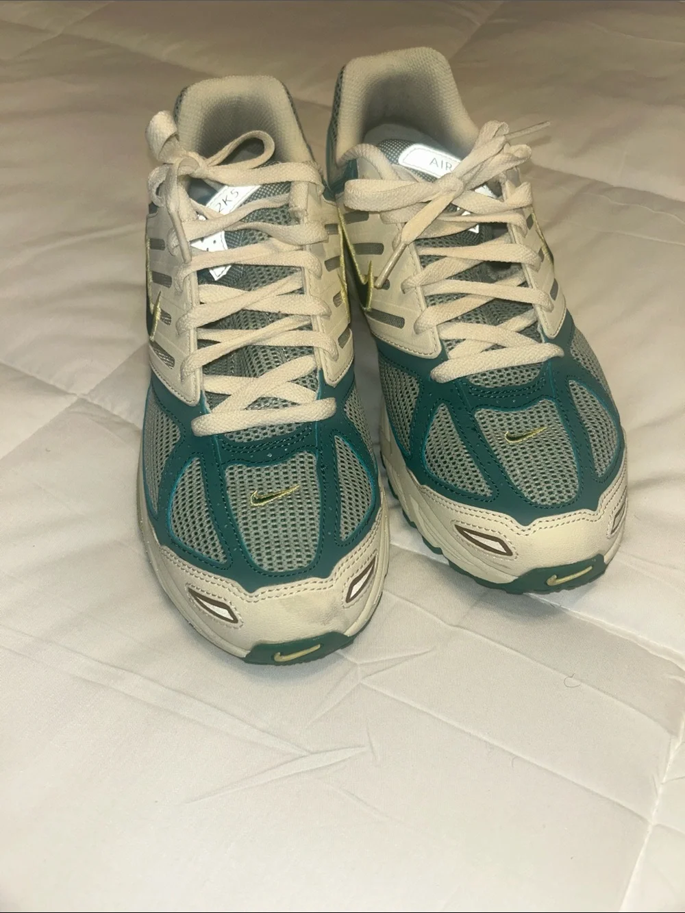 Nike Men's Athletic Sneakers in Cream, Teal, and Gold